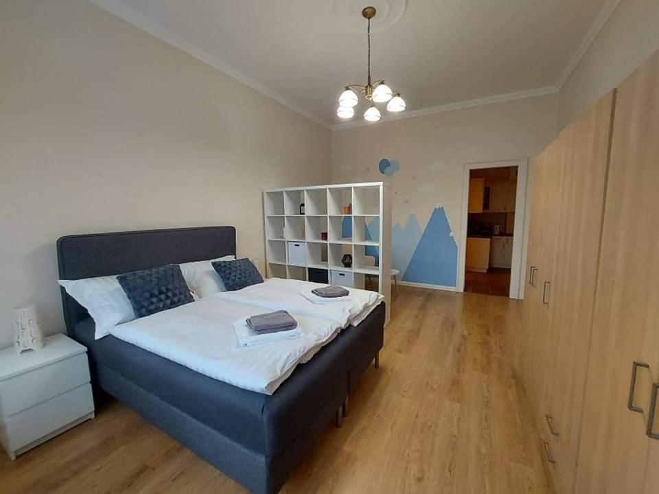 Alfoeldi Palace Apartman Debrecen Esterno foto