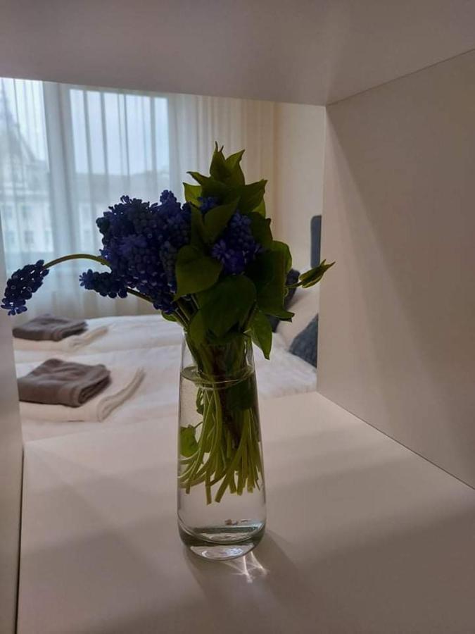 Alfoeldi Palace Apartman Debrecen Esterno foto