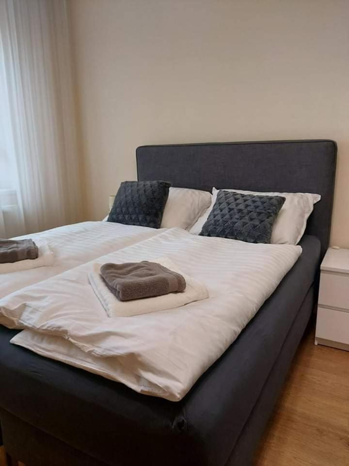 Alfoeldi Palace Apartman Debrecen Esterno foto