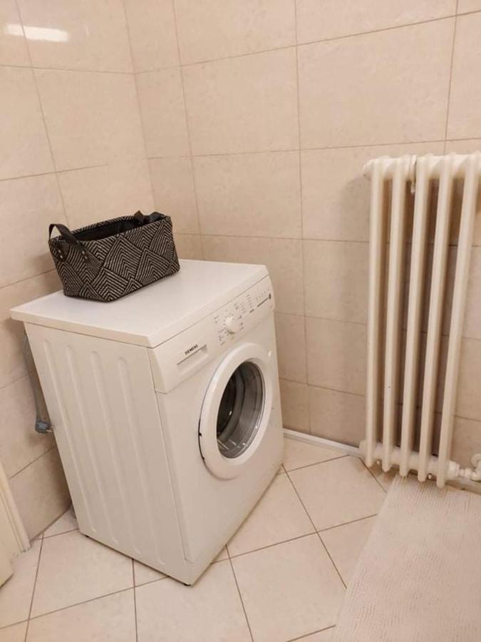 Alfoeldi Palace Apartman Debrecen Esterno foto