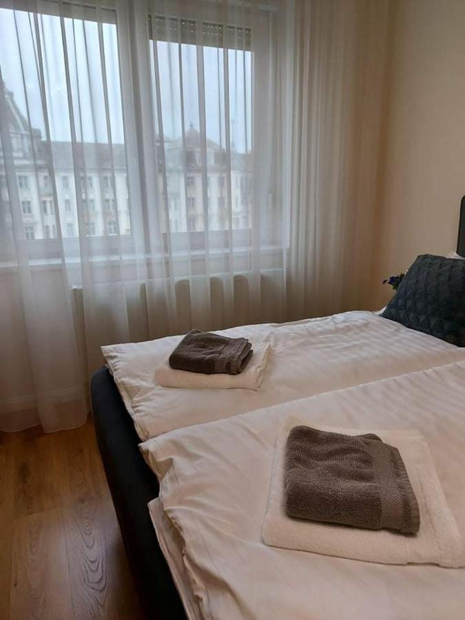 Alfoeldi Palace Apartman Debrecen Esterno foto