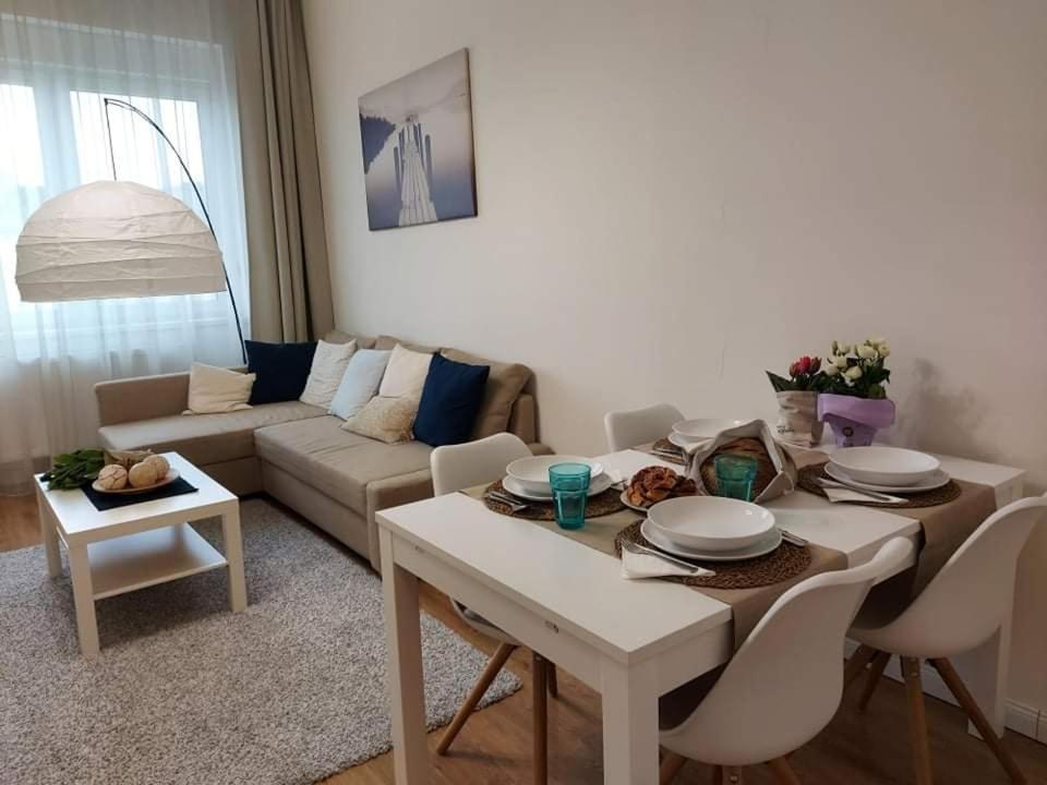Alfoeldi Palace Apartman Debrecen Esterno foto