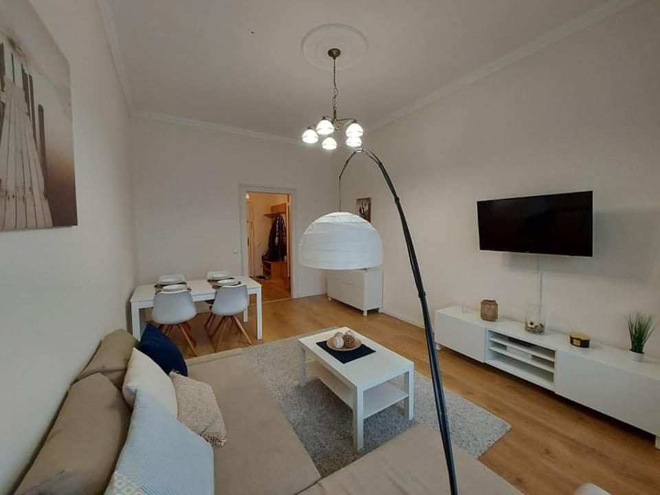 Alfoeldi Palace Apartman Debrecen Esterno foto