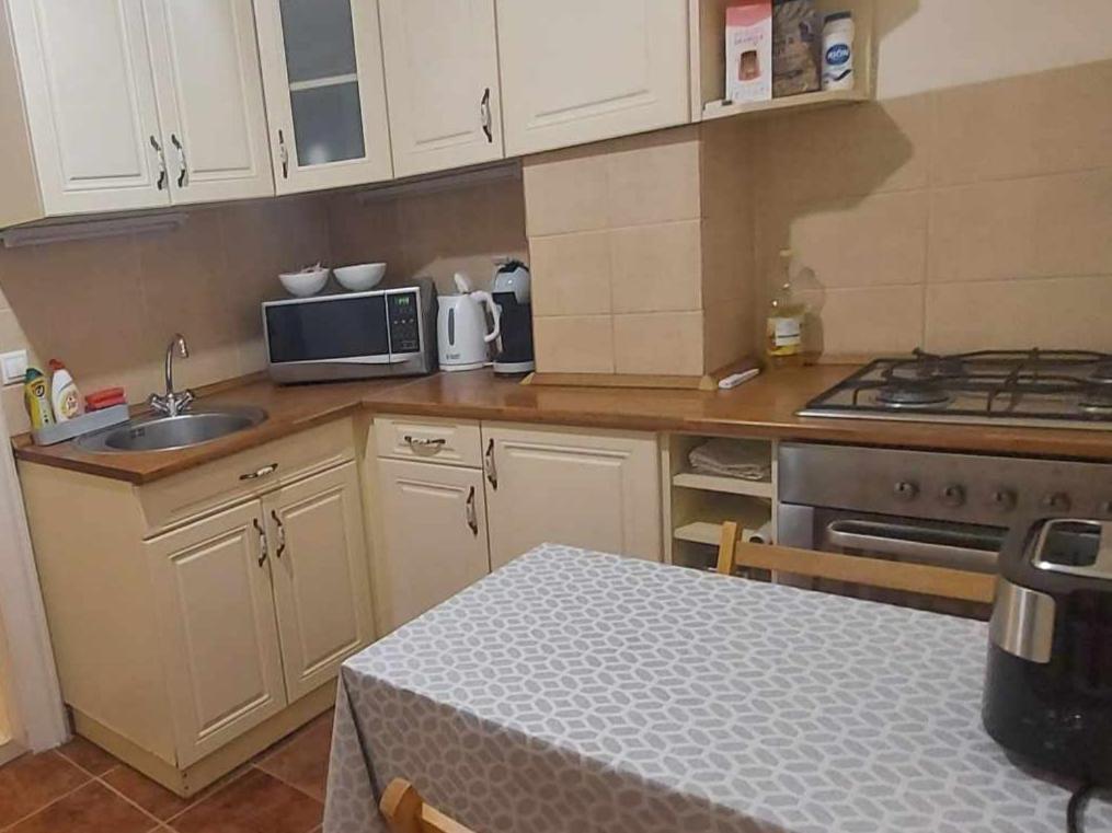 Alfoeldi Palace Apartman Debrecen Esterno foto