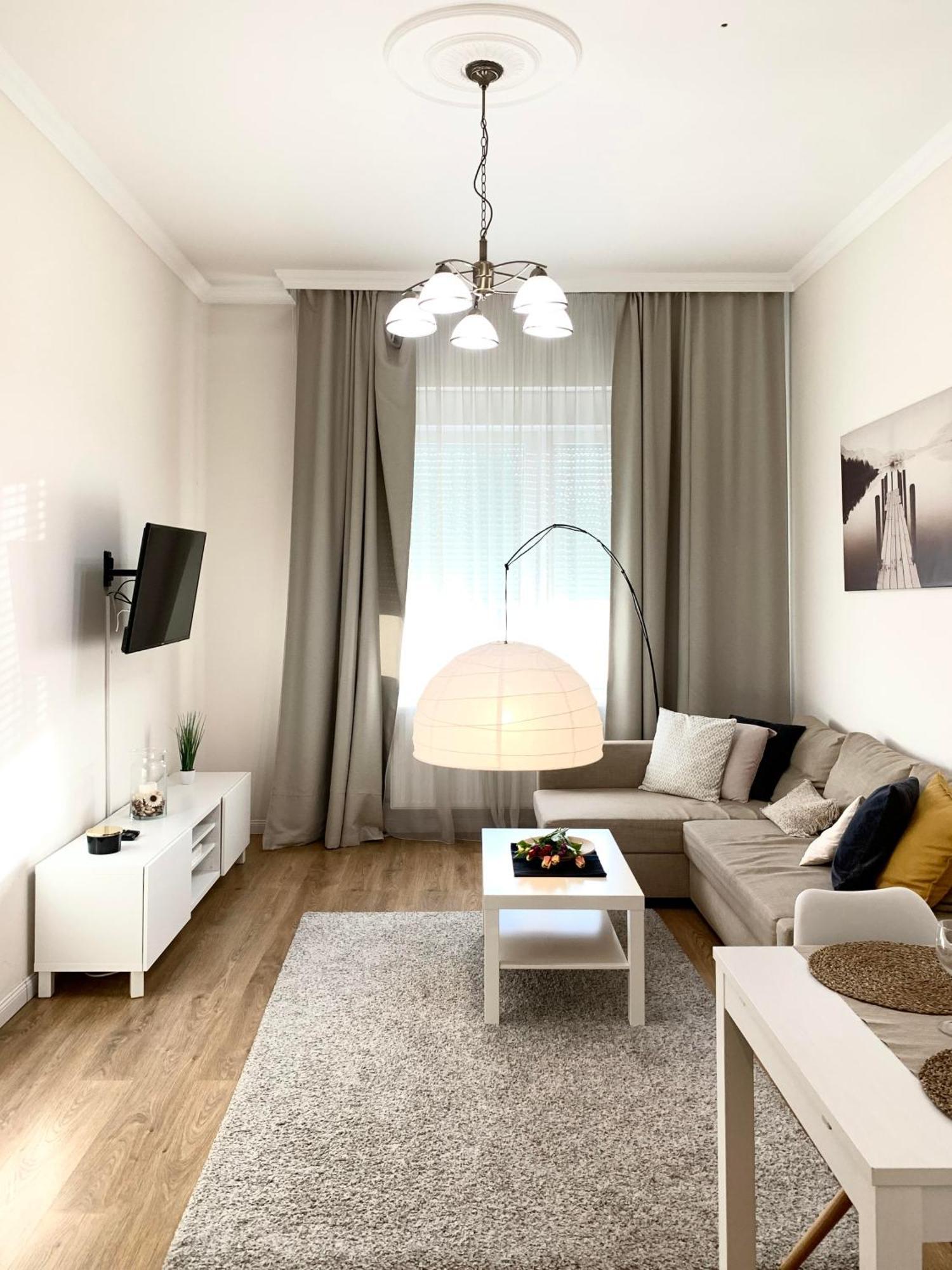 Alfoeldi Palace Apartman Debrecen Esterno foto